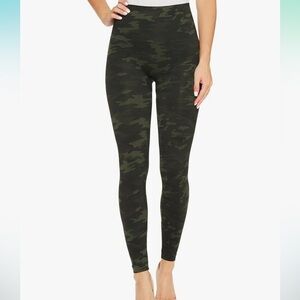 SPANX Seamless Green Camo Leggings - Size M